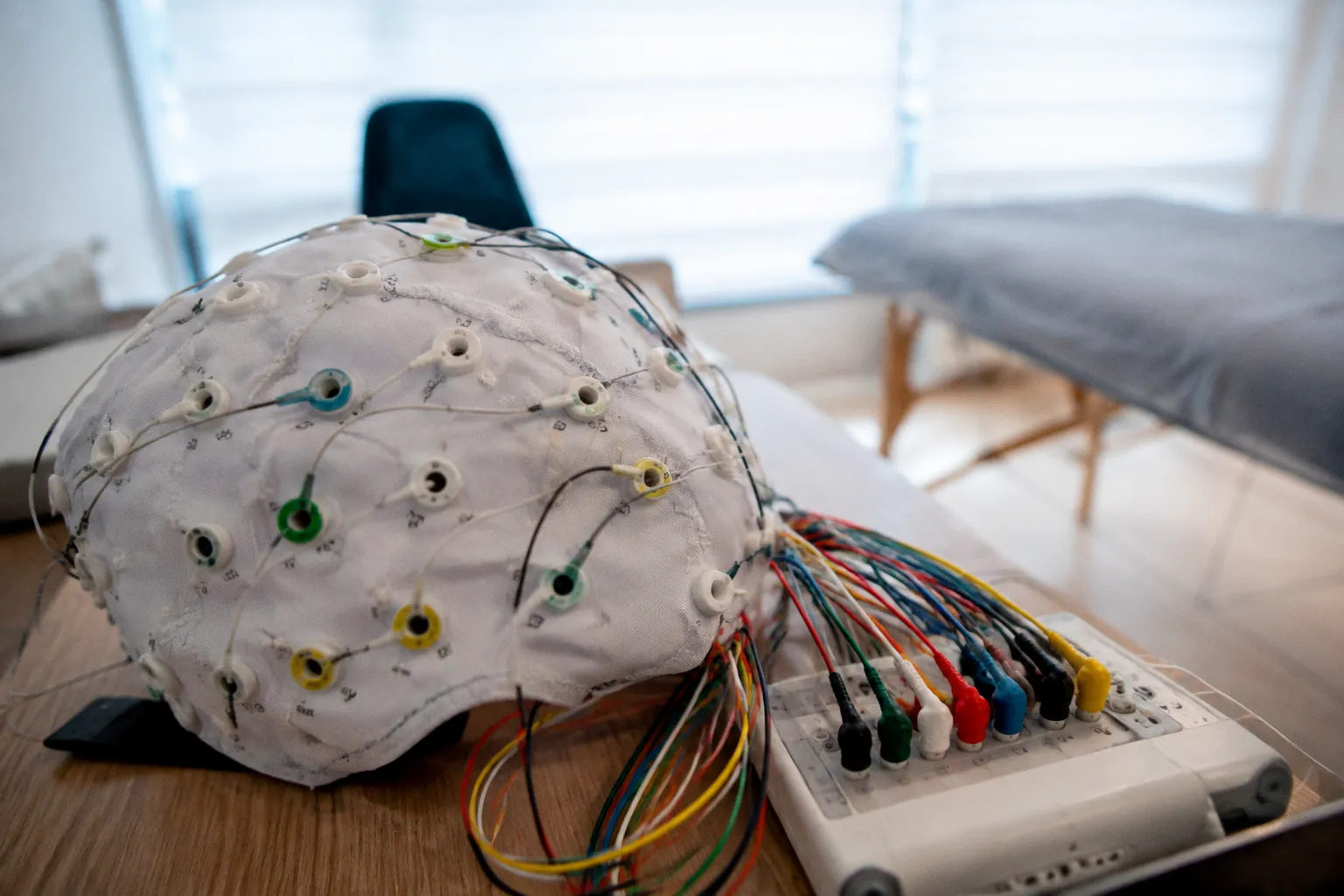 Neurofeedback alpha : dissocier les composantes sensorielles et émotionnelles de la douleur